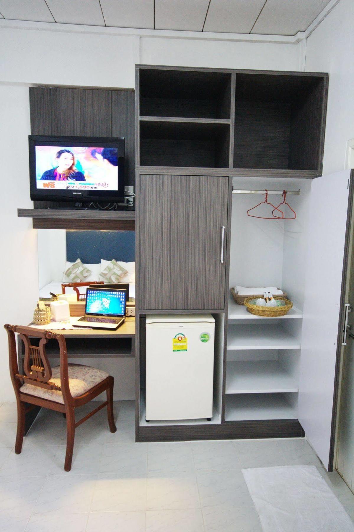 Riski Residence Bangkok-noi - Wasit Apartment Bagian luar foto